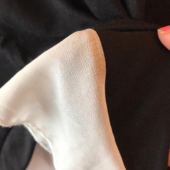 Pebble and Stone Black Top - Picture 13 of 13